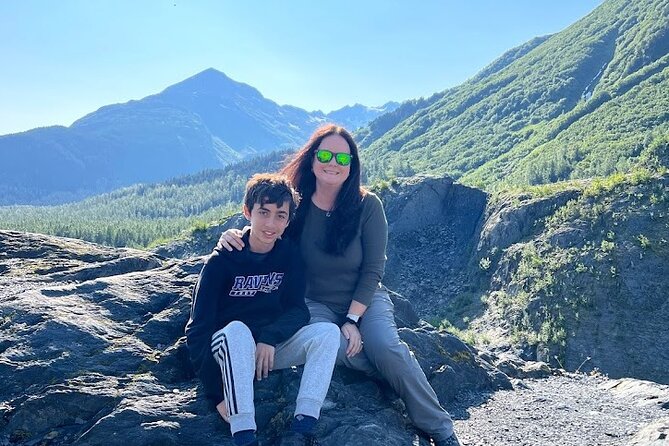 Glacier View & Wildlife Anchorage Adventure Tour - Guaranteed Wildlife Encounters at the Alaska Wildlife Conservation Center