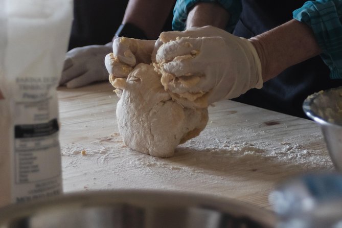 Golden Grains & Gourmet Pasta Cooking Class - Starting Point and Convenient Location in San Gimignano