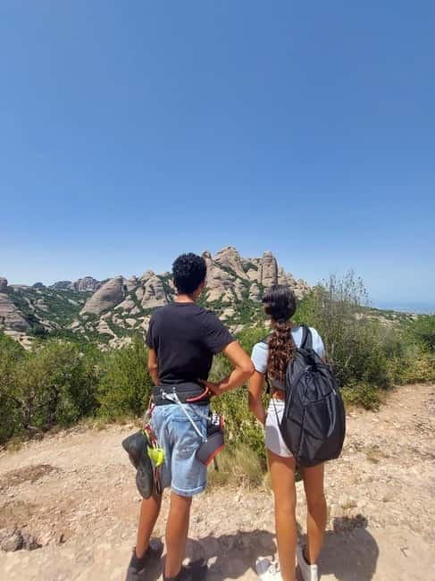 Gorros de Montserrat: climb and enjoy the magical mountain from its peaks. - Starting Points and Meeting Arrangements in Montserrat