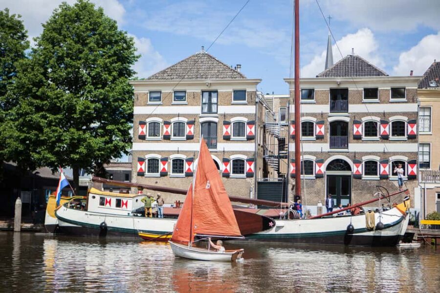 Gouda: exclusive tour in French with a guide - How to Find the Tour Meeting Point at De Goudse Waag