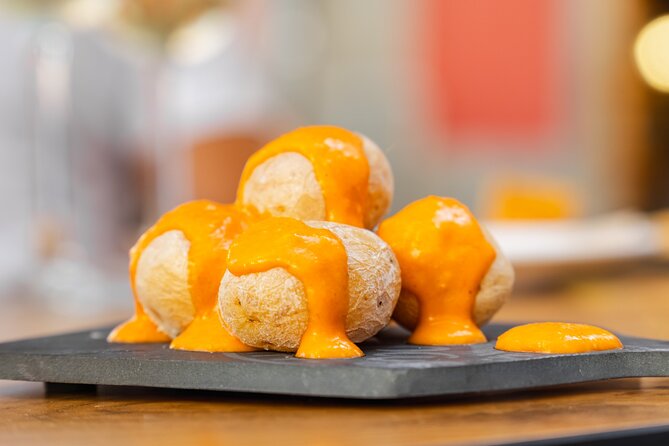 Gourmet Tapas and Wine Tour in the Old Town of Las Palmas - Exploring Vegueta’s Historic Streets Between Stops