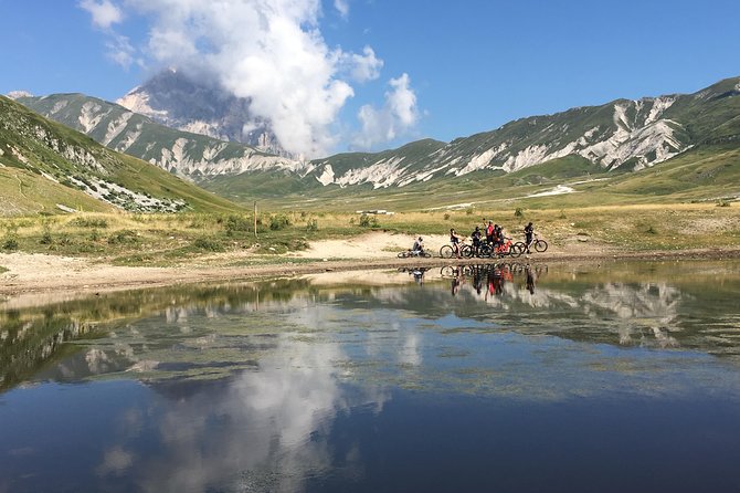 Gran Sasso EbikeTour - Abruzzo - Exploring the Gran Sasso Mountain and Lageto di Pietranzoni