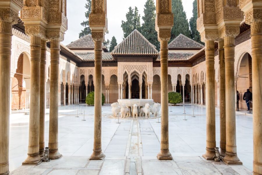 Granada: 3-Hour Alhambra and Generalife Gardens Guided Tour - The Alhambra’s Iconic Palaces and Gardens
