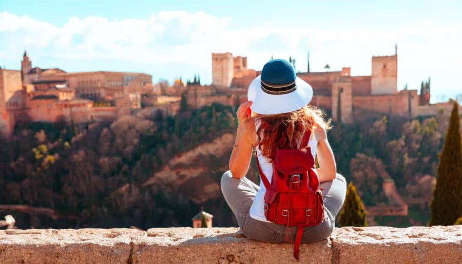 Granada: Alhambra, Nasrid Palaces & Gardens guided Tour - Meeting at the Main Entrance of the Alhambra