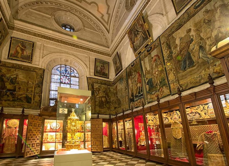 Granada: Cathedral of Granada Entry Ticket - The Architectural Marvels of Granada Cathedral