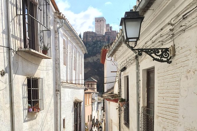 Granada Day Trip from Seville with Skip-the-line Alhambra Access - Discovering the Moorish Neighborhoods: Albaycin and Sacromonte