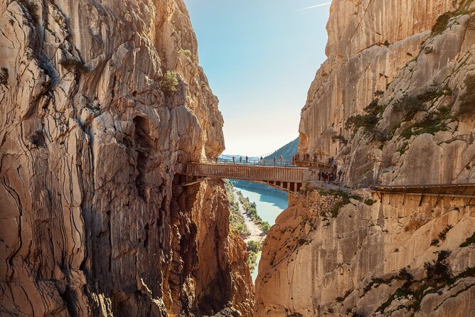 Granada To El Caminito Del Rey Private Day Tour - Walking the Exhilarating Pathways of El Caminito del Rey
