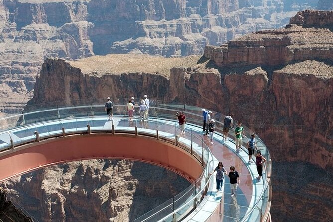 Grand Canyon Skywalk & Seven Magic Mountains Tour - Experiencing the Grand Canyon Skywalk at the West Rim