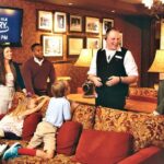 Grand Ole Opry House Guided Backstage Tour in Nashville - The Role of the Guides and Video Content