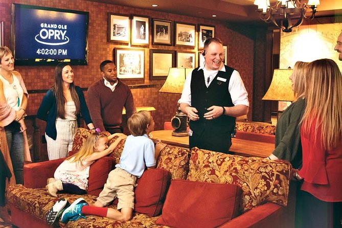 Grand Ole Opry House Guided Backstage Tour in Nashville - The Role of the Guides and Video Content