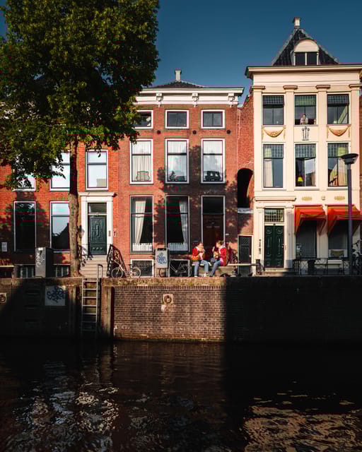 Groningen: Informative city canal cruise + drinks & cookies - A Personal and Relaxed Canal Journey in Groningen