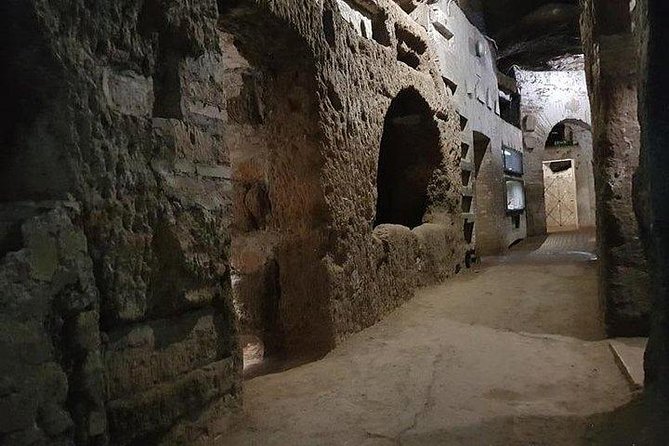 Group tour: Christian Catacombs - Pickup and Transportation to the Roman Catacombs