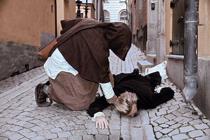 Guided Ghost Tours with Actors From Stockholm - Exploring Stockholm’s Old Town: Key Stops and Their Legends