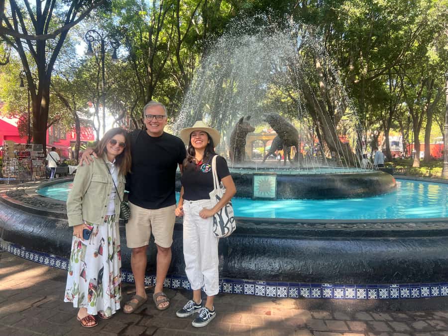 Guided Tour Coyoacan neighborhood and Leon Trotsky Museum - Visiting the Parroquia San Juan Bautista in Coyoacán