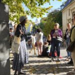 Guided tour of Montmartre in songs with a professional - Visiting the Wall of I Love You and Recognizing Multilingual Phrases