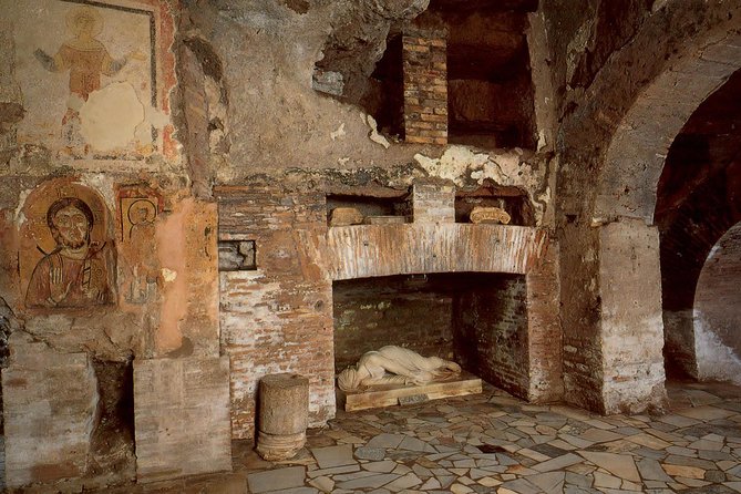 Guided Tour of the Catacombs from the Colosseum - Insights into Christian Martyrs and Popes’ Resting Places