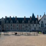Guided tour of the Royal Castle of Blois - Exploring the Architectural Styles of the Château de Blois