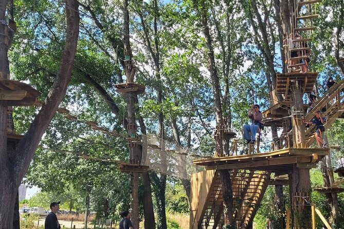 Guided treetop adventure course in the heart of Nantes - Safety and Equipment for the Treetop Course