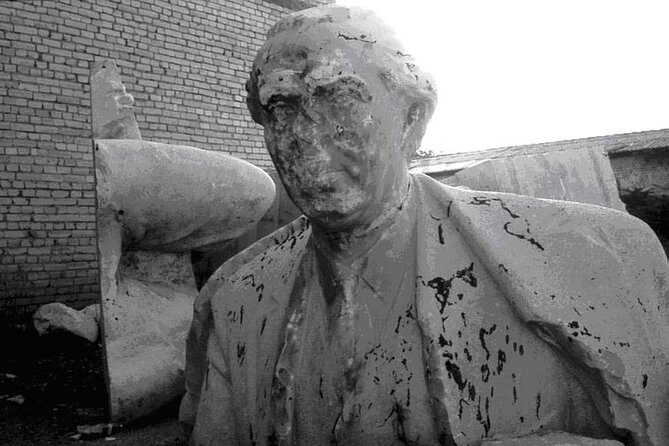 Guided Walking Tour: Dictator's Footprints Enver Hoxha in Tirana - Visiting the Unknown Partisan Monument