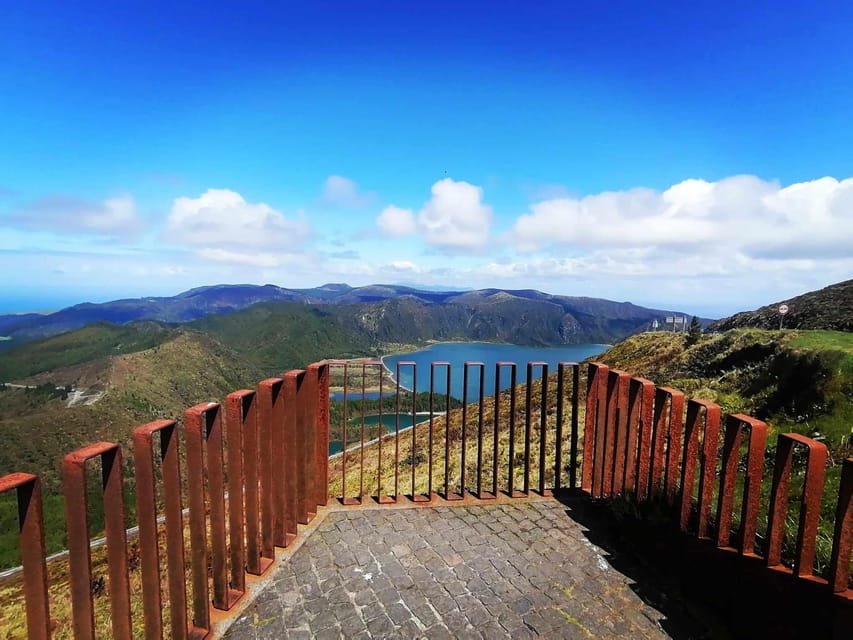 Half Day Fire Lake, Pineapple & Tea by SUV - Convenient Pickup from Multiple Locations