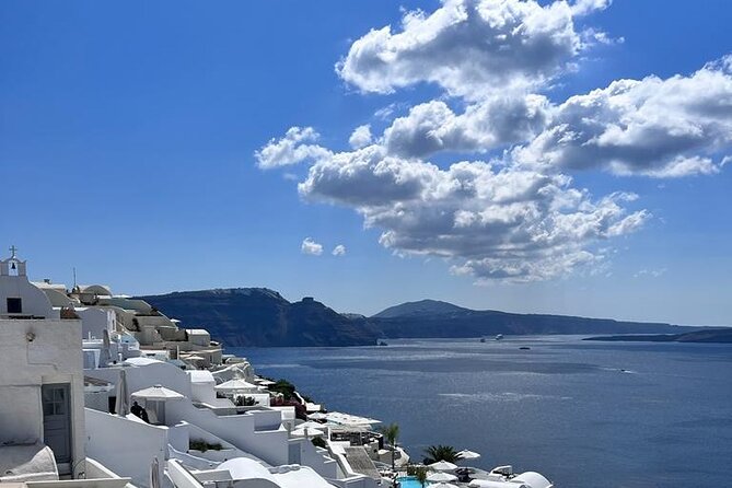Half Day Santorini Sightseeing Tour - Exploring Oia: The Iconic Village with Stunning Views