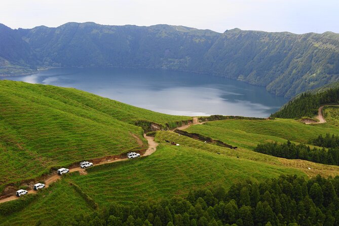 Half Day Sete Cidades Private Tour - Discovering the Lakes: Why Are They Blue and Green?