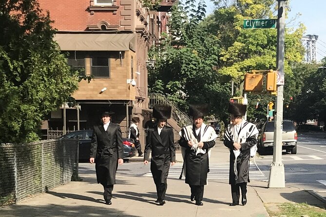 Half-Day Sightseeing Tour of Brooklyn - Brooklyn Bridge: An Iconic Welcome
