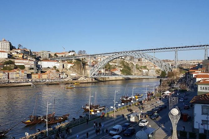 Half-day small group tour of Porto city with wine tasting - Exploring Porto’s Historic Railway Hub and Bookshop