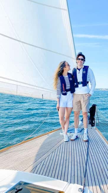 Halifax: Signature Adventure Sail - Participating in the Sailing Process