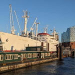 Hamburg: Guided Tour in French, the essentials in 2,5 hours! - Meet in Front of Hamburg Rathaus at Rathausmarkt