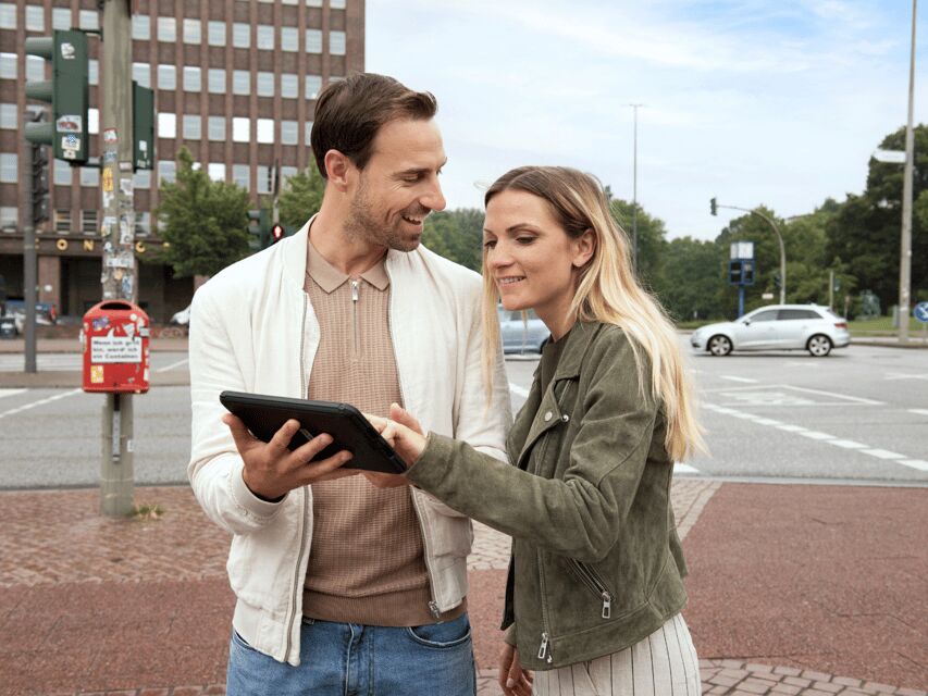 Hamburg Landungsbrücken: Outdoor Escape Game - Starting Point at Michelwiese with Clear Meeting Instructions
