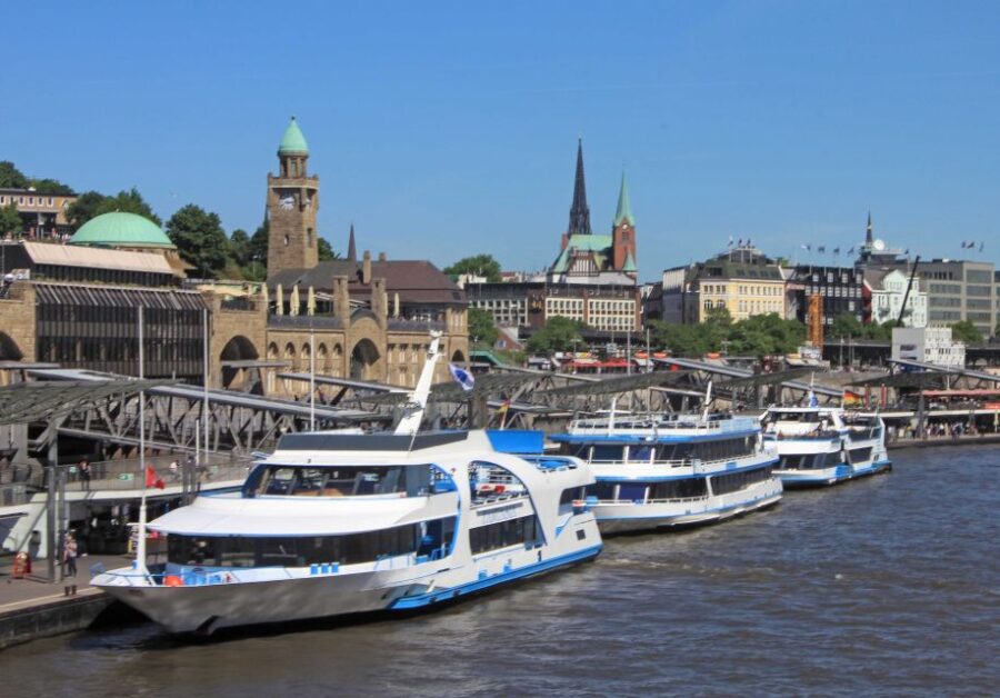 Hamburg: Line F Hop-On Hop-Off Bus and Boat Tour - Discover the Historic Speicherstadt and Hamburg’s City Hall