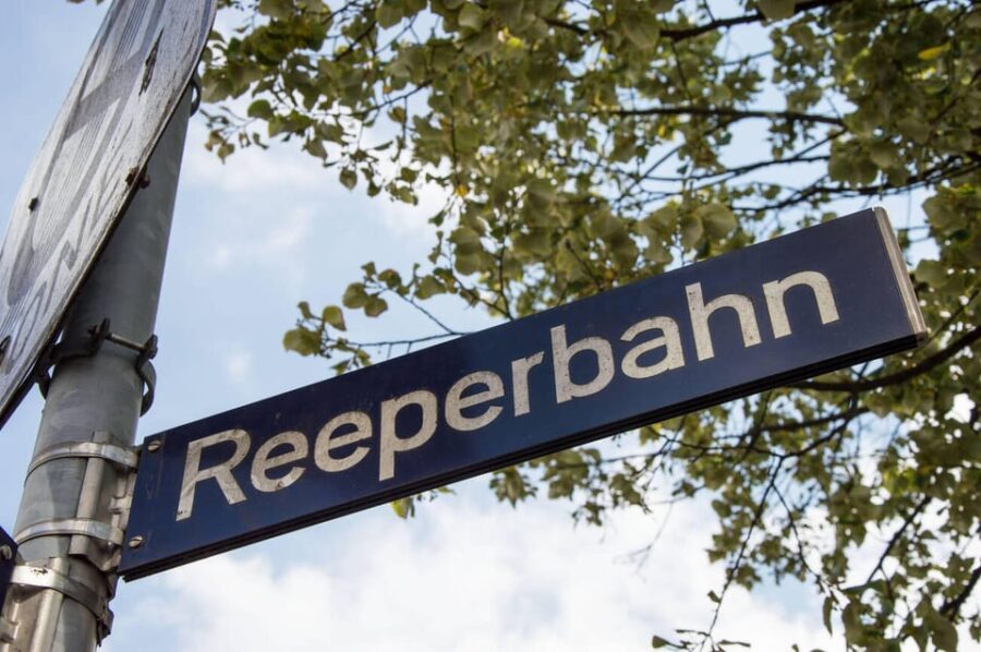 Hamburg: Private Reeperbahn Guided Walking Tour - Exploring the Iconic Reeperbahn Venues and Landmarks