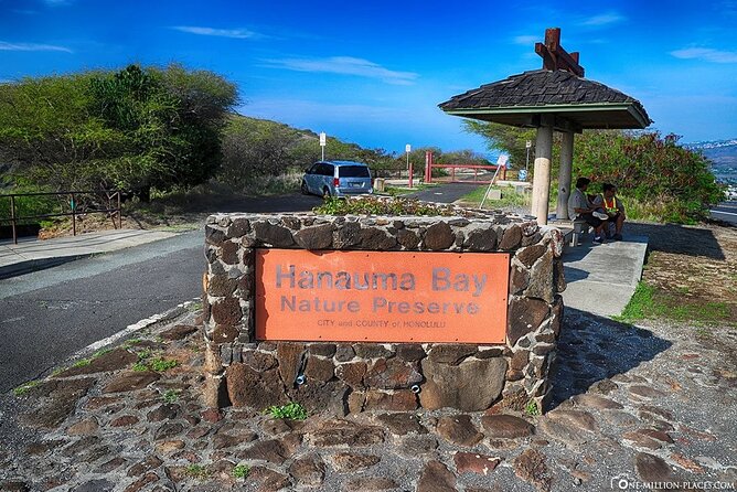 Hanauma Bay Experience with Admission Ticket and Equipment - Meeting Point and Operational Hours in Hanauma Bay