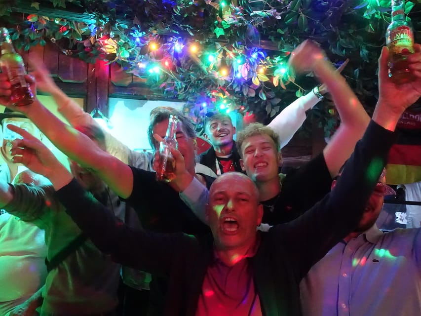 Hannover: Private pub crawl with insider-guide & free shots - Starting Point at Goseriedeplatz in Hanover