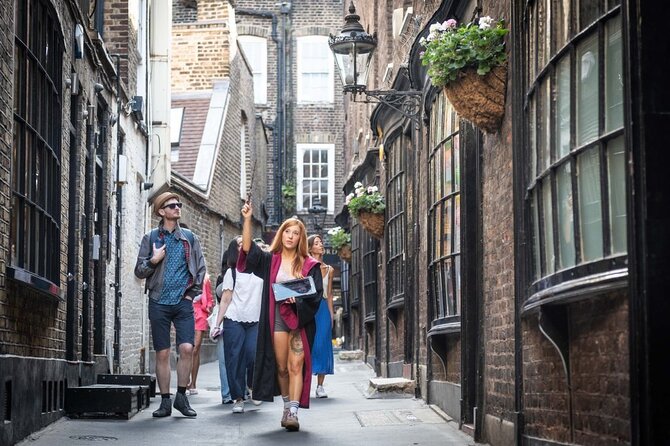 Harry Potter Tour with Madame Tussauds Tickets - Exploring Cecil Court: London’s Magical Shopping Street