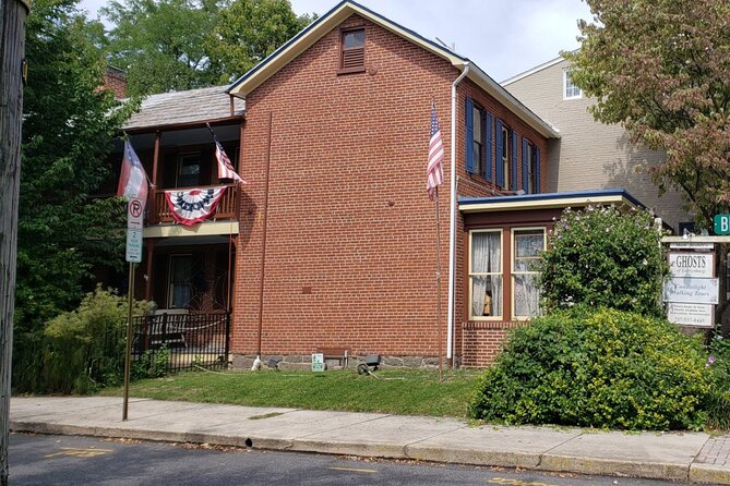 Haunted Civil War Spirits Tour of Downtown Gettysburg - The Guide’s Role in Creating a Spooky Atmosphere