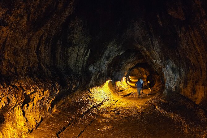Hawaii Volcanoes, Waterfalls, Beaches & Hilo Highlights Day Tour - Rainbow Falls and Tropical Beauty