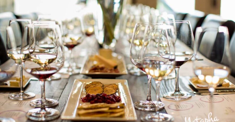 Healdsburg: Boutique Wine and Food Pairing Walking Tour - Exploring Boutique Wineries with Winemaker Hosts