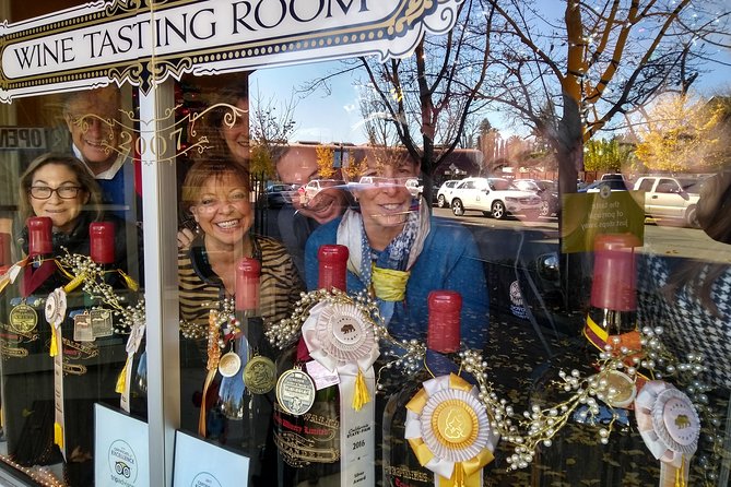 Healdsburg Wine & Food Holiday Walking Tour - Visiting Three Boutique Tasting Rooms for Guided Wine Tastings