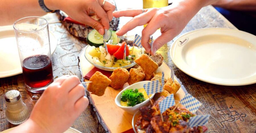 Heidelberg: Culinary city tour with delicious samples - Meet at the Herkulesbrunnen in Front of Heidelberg’s Town Hall