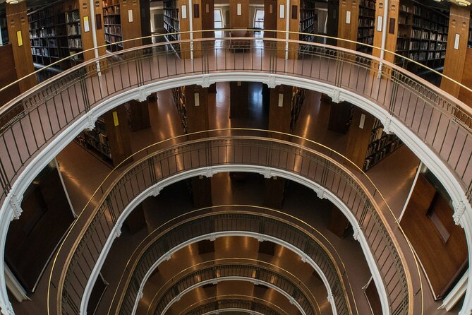 Helsinki architecture tour with a city planner - Starting Point at Aleksanterinkatu 9