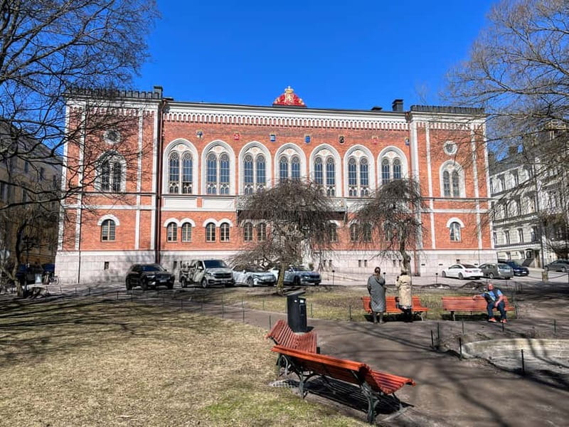 Helsinki: Private All Star Walking Tour - Starting at Senate Square, Helsinki’s Historic Heart