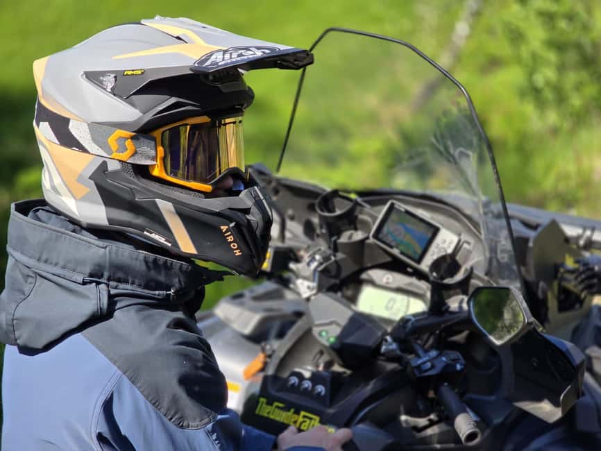 Helsinki: Reindeer Park and Horse Stable Private Tour - How the Tour Begins: Private Pickup and Scenic Drive