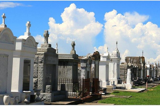 Henley's Private Tours - Guest say "Thoroughly Recommended" - Iconic Sights at the Mississippi River