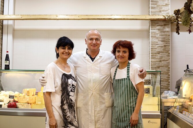 Heraklion Food Stories Walking Tour with 8 local-favorite stops - Exploring Heraklion’s Culinary Scene from Liberty Square