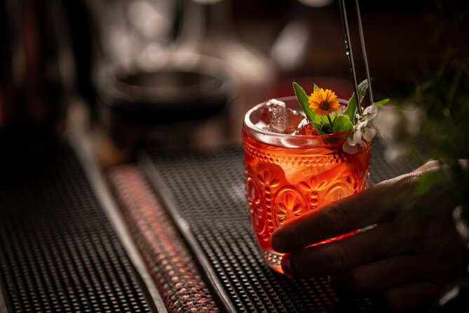 HERBS LAB - from plant to glass - DIY Wild Cocktails Under the Guidance of Elia