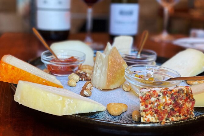 High-End Exclusive Food and Wine Tour Lisbon with a Winemaker - Exploring the Historic Palácio da Anunciada