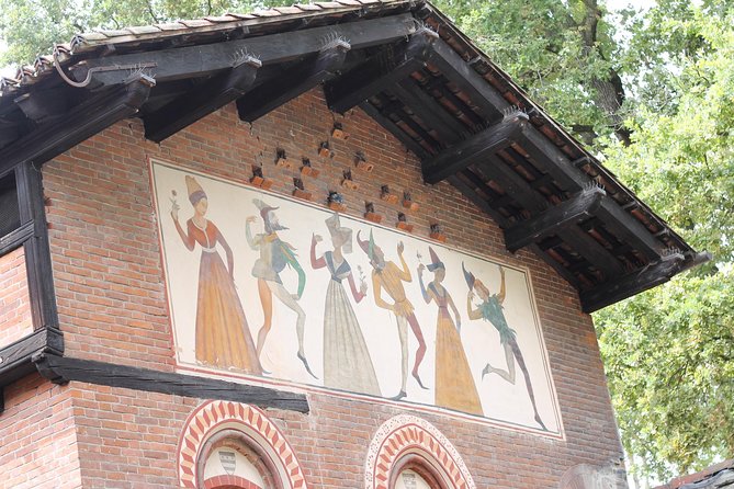 Highlights and hidden gems of Turin Bike Tour - Exploring Porta Nuova and the 19th-Century Squares