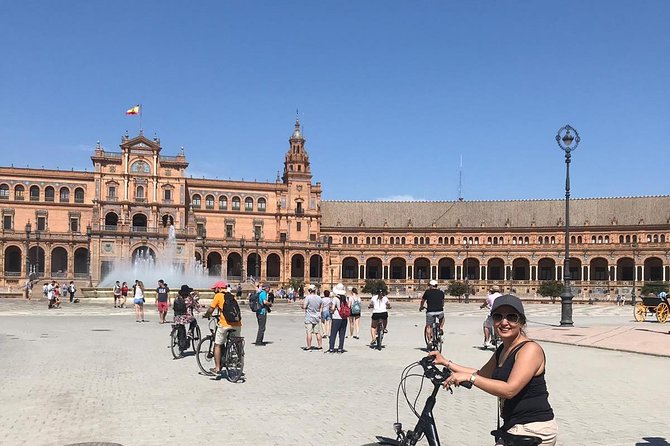 Highlights Electric Bike Tour - Starting at the Heart of Seville: Meeting at Plaza de Santa Cruz